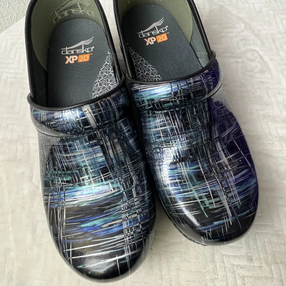 Dansko XP Clogs size 38 (7.5-8 U.S.)